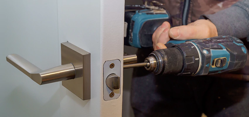 Broken Door Handle Lock Repair in Hawthorne, California